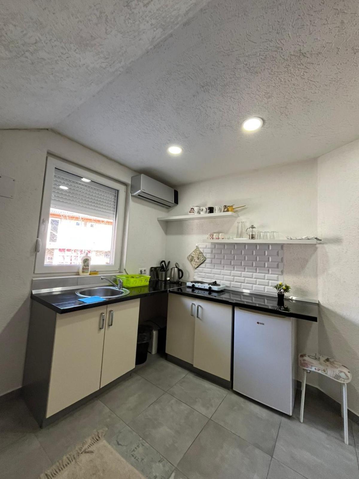 Apartman All Seasons Hotonj Extérieur photo