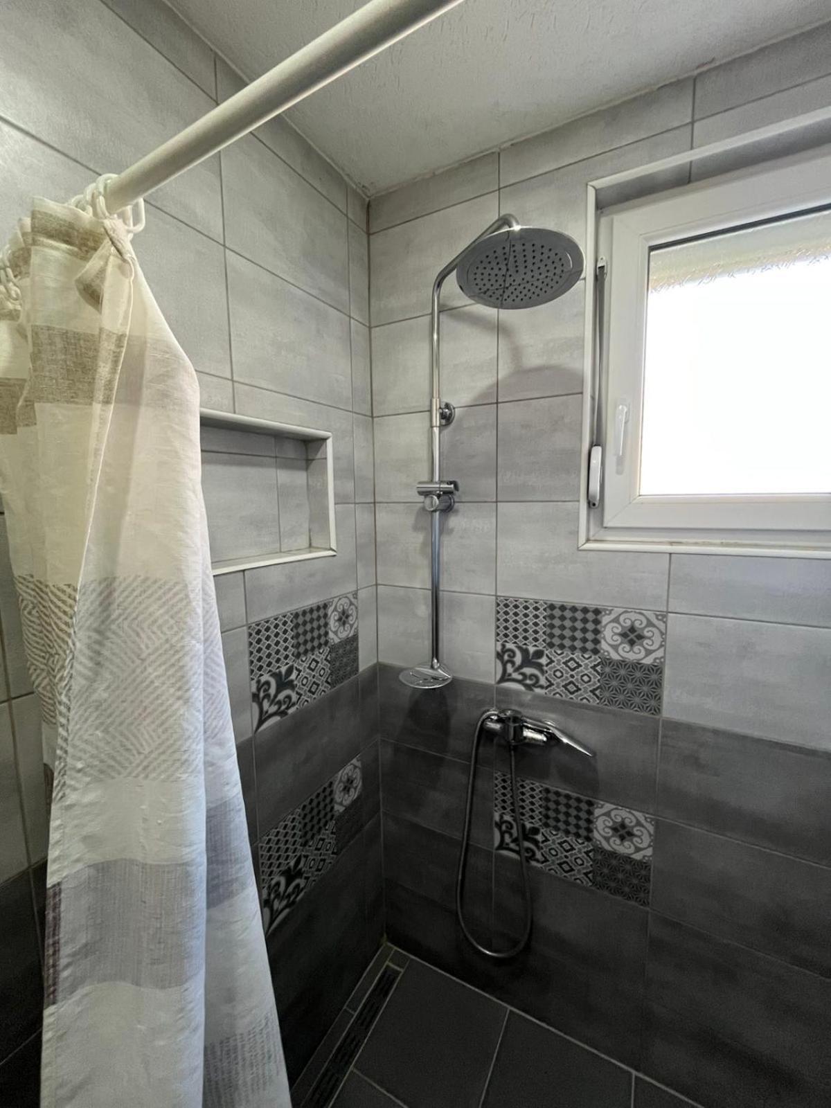 Apartman All Seasons Hotonj Extérieur photo