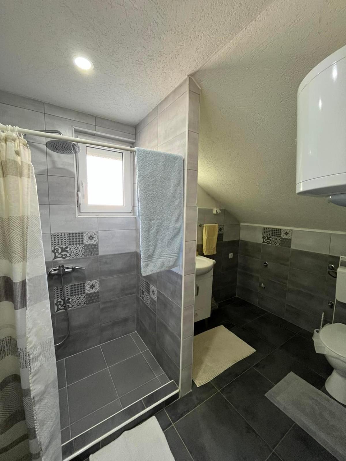 Apartman All Seasons Hotonj Extérieur photo