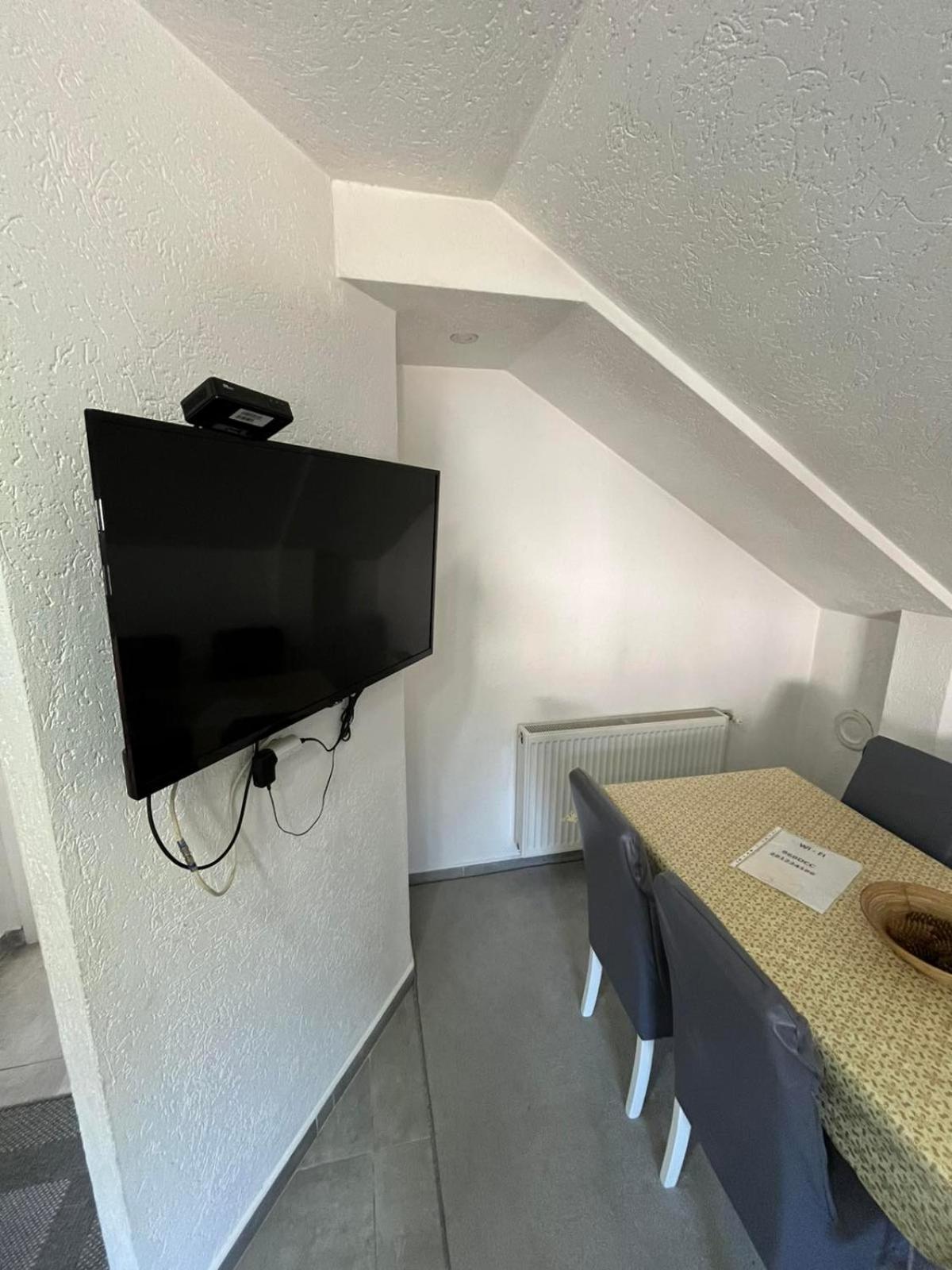 Apartman All Seasons Hotonj Extérieur photo