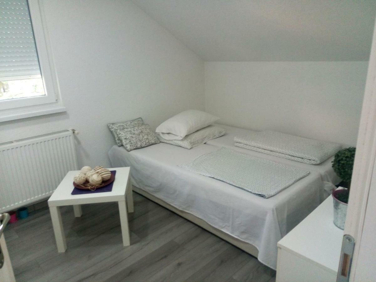 Apartman All Seasons Hotonj Extérieur photo